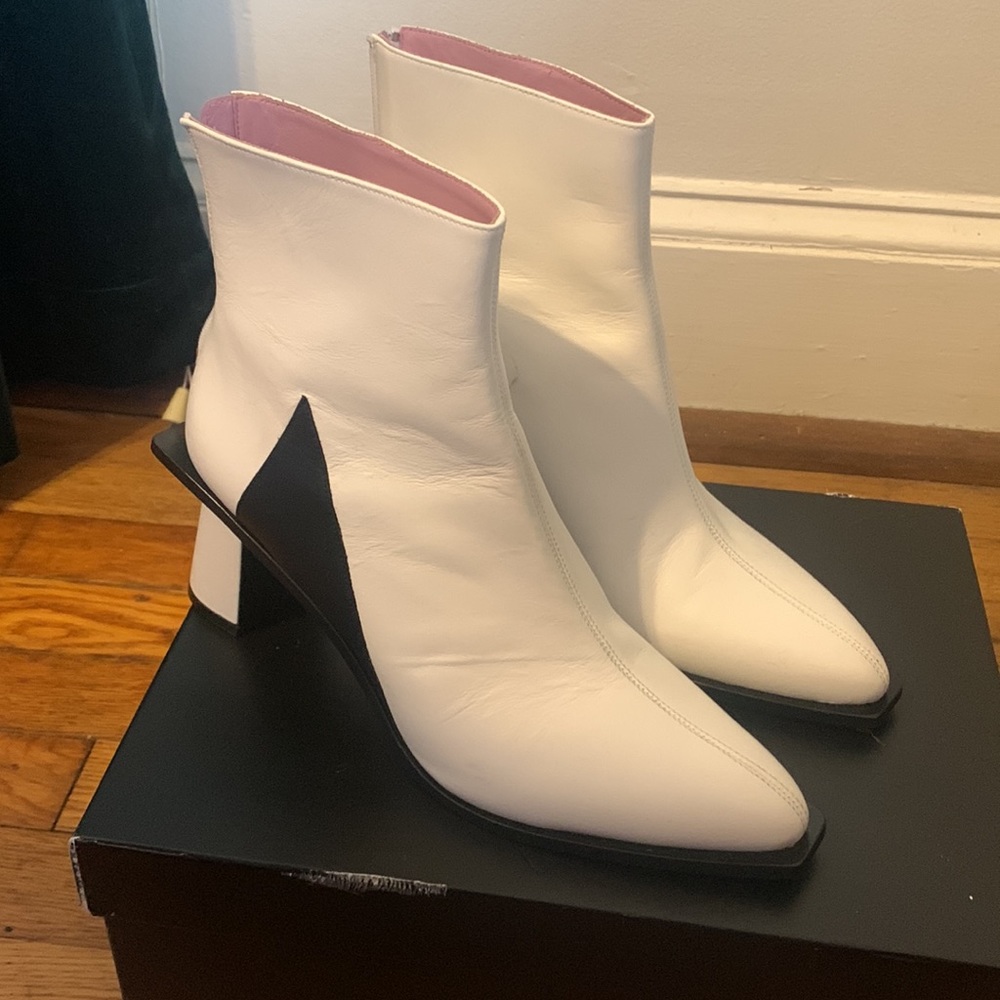 Unreal Fields White Leather Boots - image 5